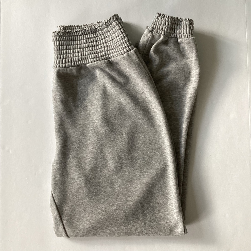 Urban Outfitters Out From Under
Womens Gray Smocked Joggers Size Large